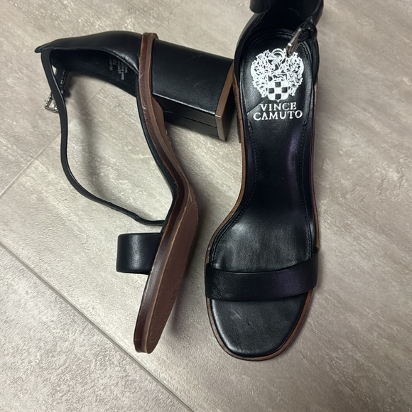 Vince Camuto 3in thick heels - Picture 2 of 2